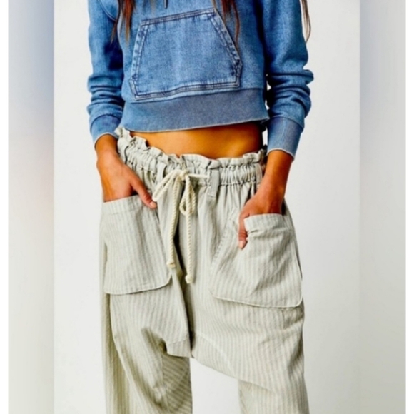 Free People Runyon Drop Crotch Baggy Oversized Paper Bag Waist Blue Cream Combo - Picture 3 of 7